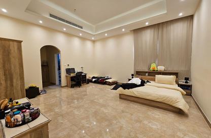 Villa - 4 Bedrooms - 6 Bathrooms for rent in Al Quoz 2 - Al Quoz - Dubai