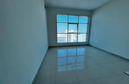 Apartment - 2 Bedrooms - 3 Bathrooms for rent in Al Khan Corniche - Al Khan - Sharjah
