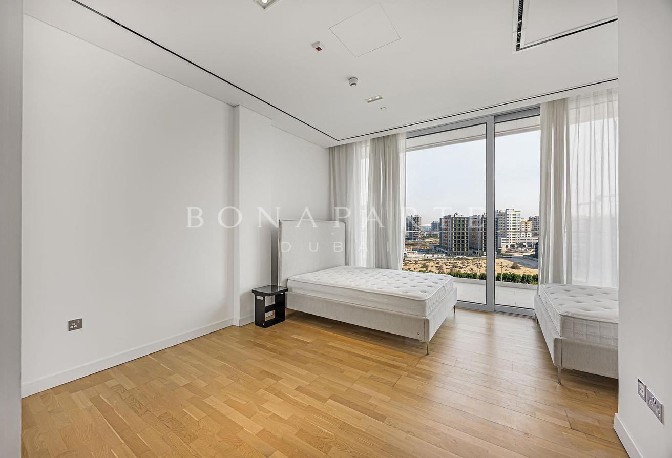Botanical Sanctuary | Furnished | Vacant photo 8