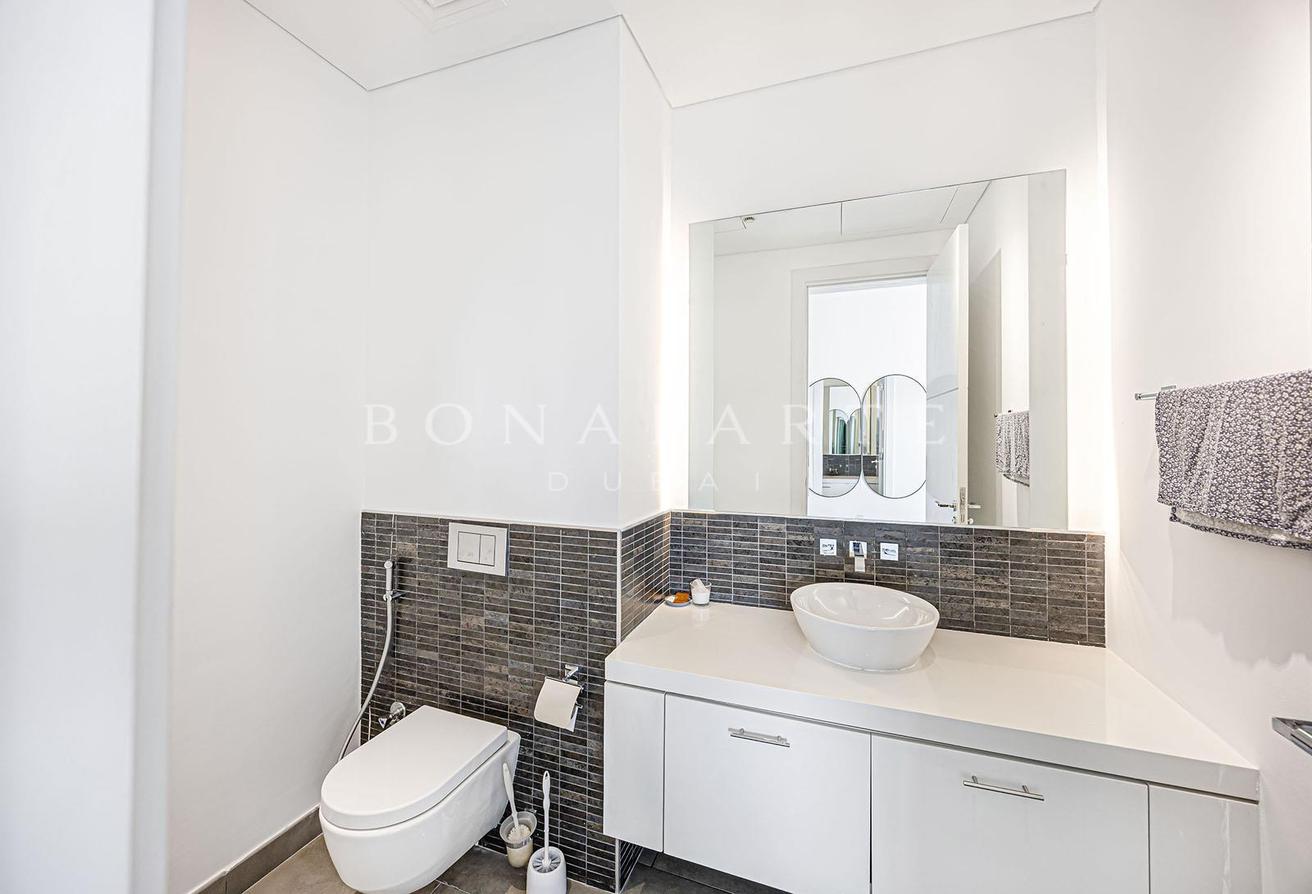 Botanical Sanctuary | Furnished | Vacant photo 16