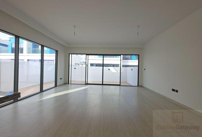 98705729 - Property Image 3