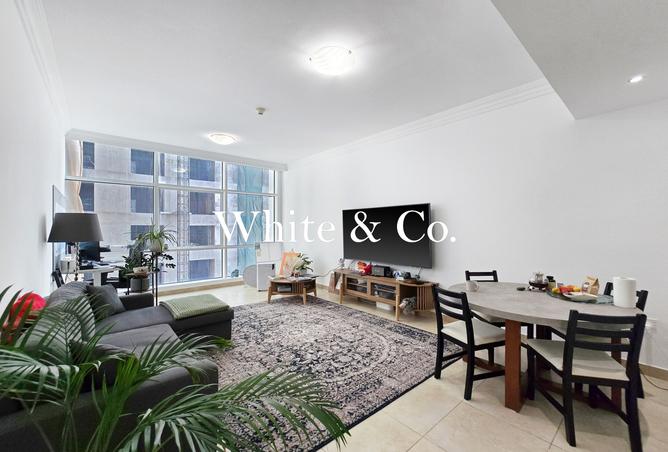 Fully Furnished 1 Bed | Spacious | Bright photo 3
