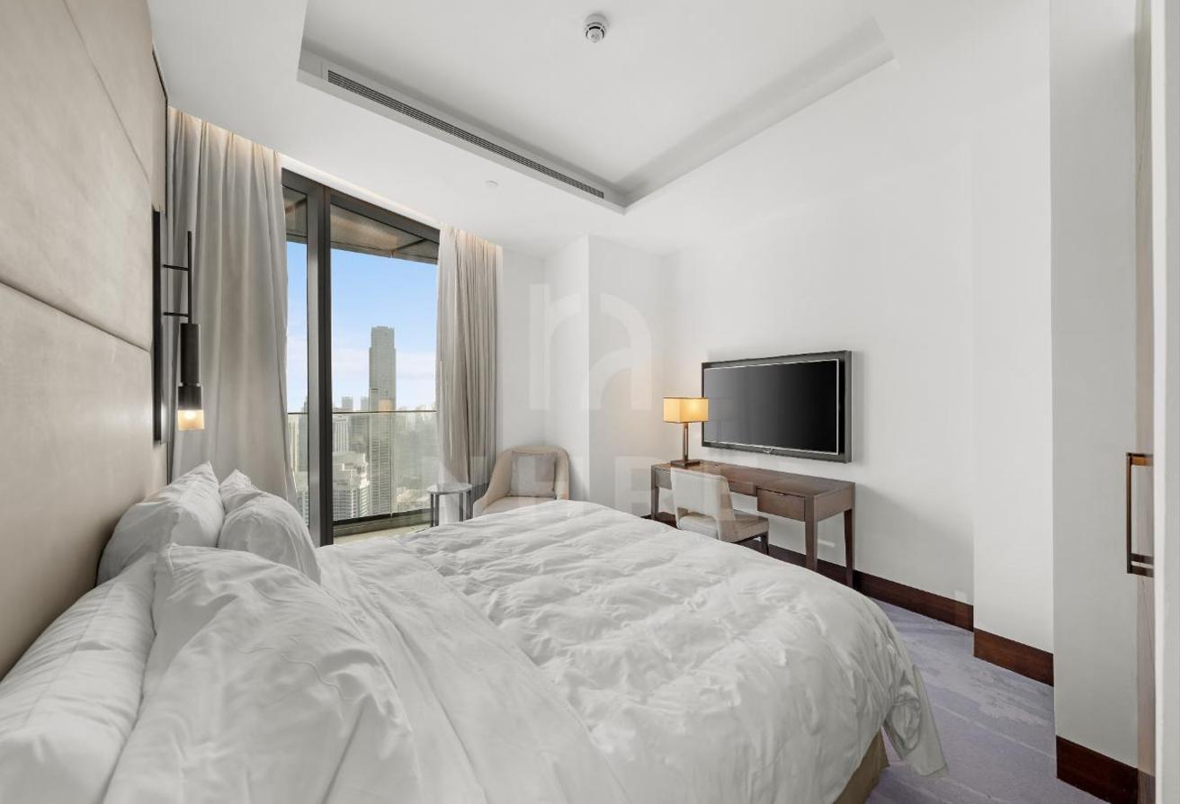 Furnished 5BR+Maids | Burj Khalifa View-High Floor photo 16