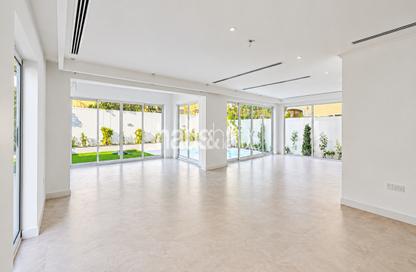 Villa - 3 - 3 for rent in District 8 - Jumeirah Park - Dubai