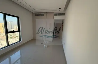 Apartment - 3 Bedrooms - 3 Bathrooms for rent in Gulfa Towers - Al Rashidiya 1 - Al Rashidiya - Ajman