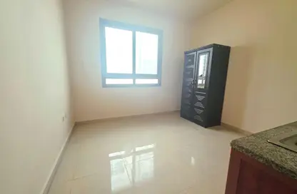 Apartment - Studio - 1 Bathroom for rent in Fire Station Road - Muwaileh - Sharjah