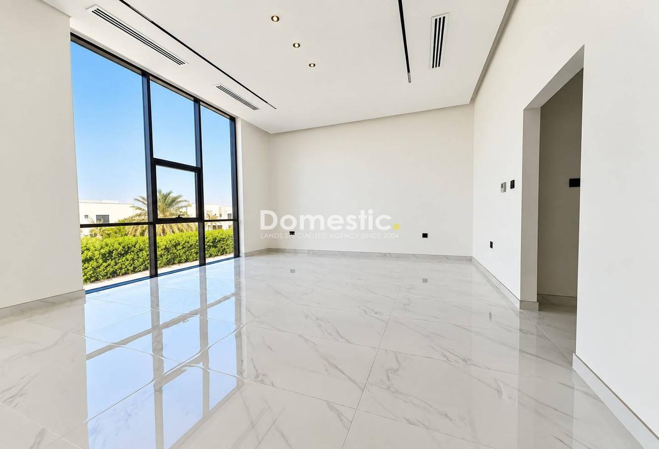 Brand New | 5BR Independent Villa | With Office photo 8