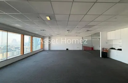 مكتب - استوديو - 2 حمامات للايجار في برج كونراد التجاري - شارع الشيخ زايد - دبي