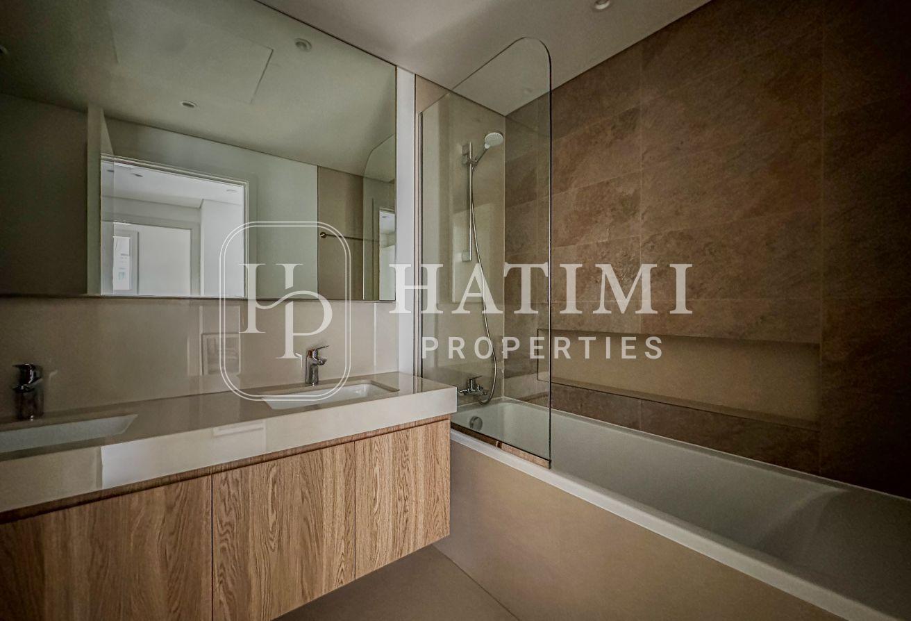 Luxury Furnished | Burj Khalifa & Community View photo 18
