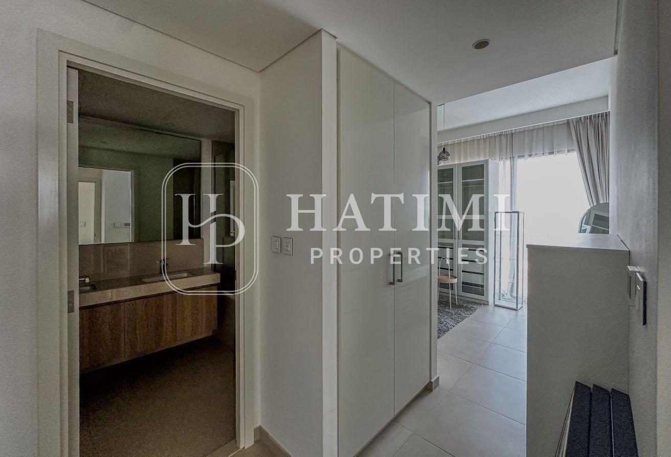 Luxury Furnished | Burj Khalifa & Community View photo 16
