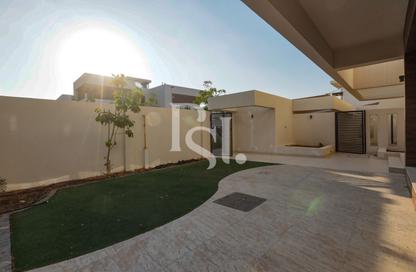 Villa - 4 Bedrooms - 7 Bathrooms for rent in West Yas - Yas Island - Abu Dhabi