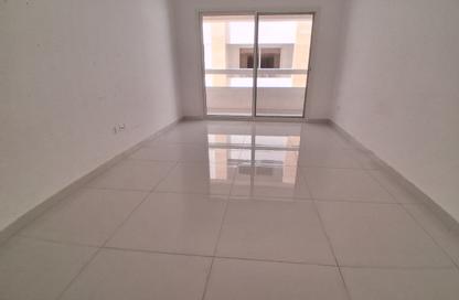 Apartment - 2 - 3 for rent in Fire Station Road - Muwaileh - Sharjah