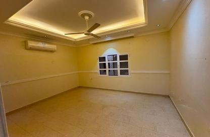 Villa - 4 Bedrooms - 6 Bathrooms for rent in Al Azra - Al Riqqa - Sharjah