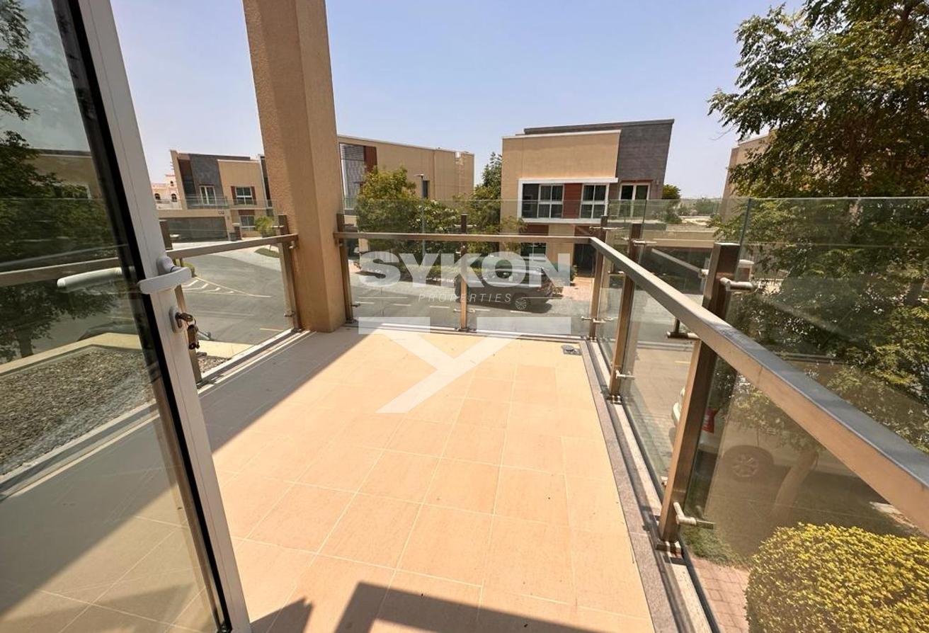 Independent Villa | Share Pool | Spacious Layout photo 6
