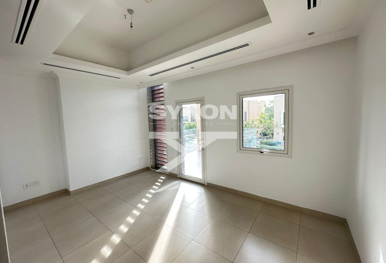 Independent Villa | Share Pool | Spacious Layout photo 15