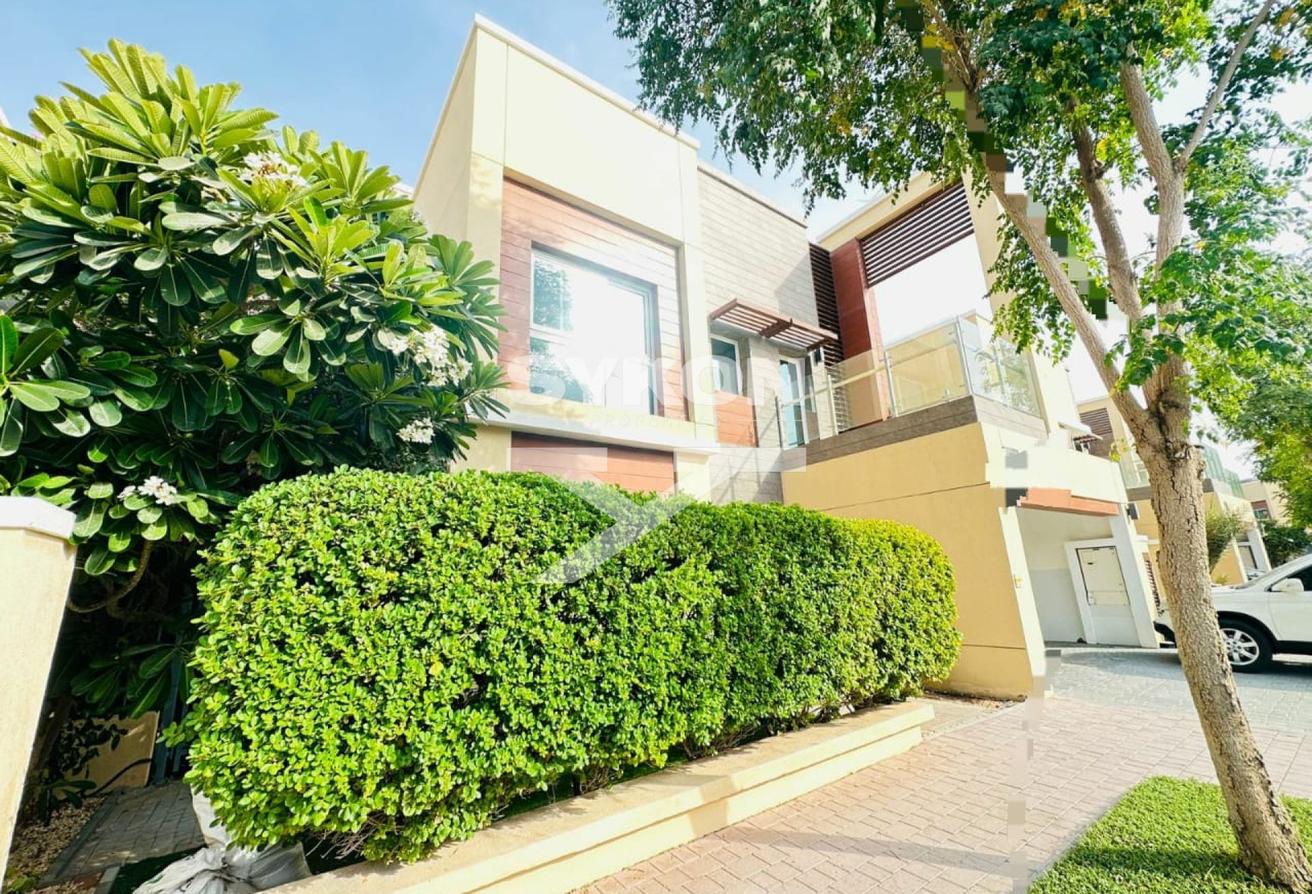 Independent Villa | Share Pool | Spacious Layout photo 7