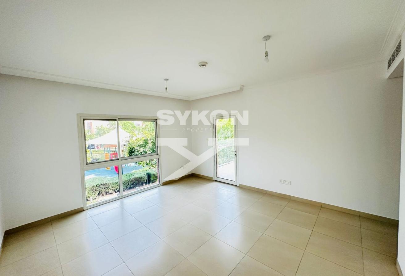 Independent Villa | Share Pool | Spacious Layout photo 4