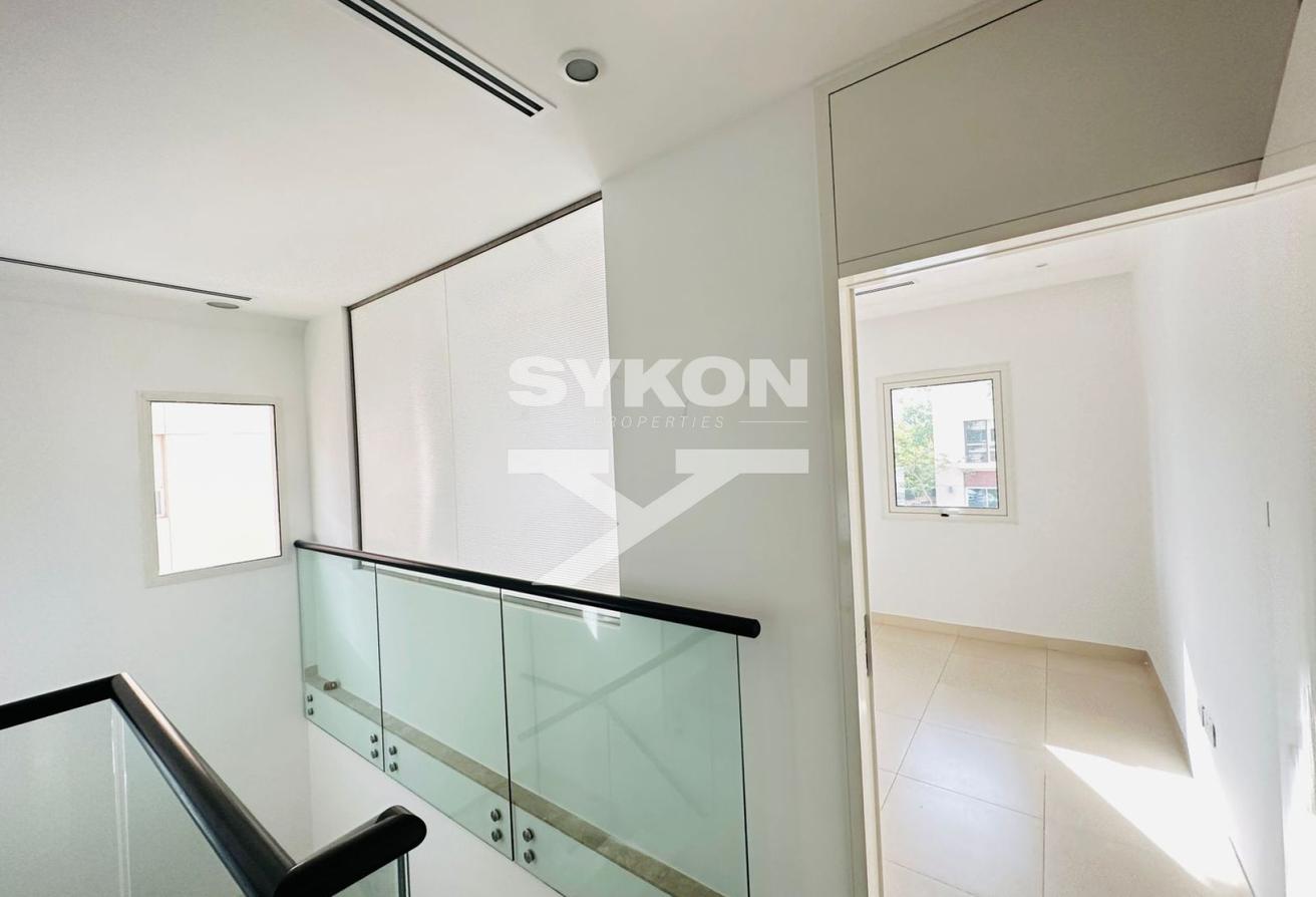Independent Villa | Share Pool | Spacious Layout photo 14