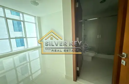 شقة - 2 غرف نوم - 3 حمامات للايجار في المجاز 3 - المجاز - الشارقة