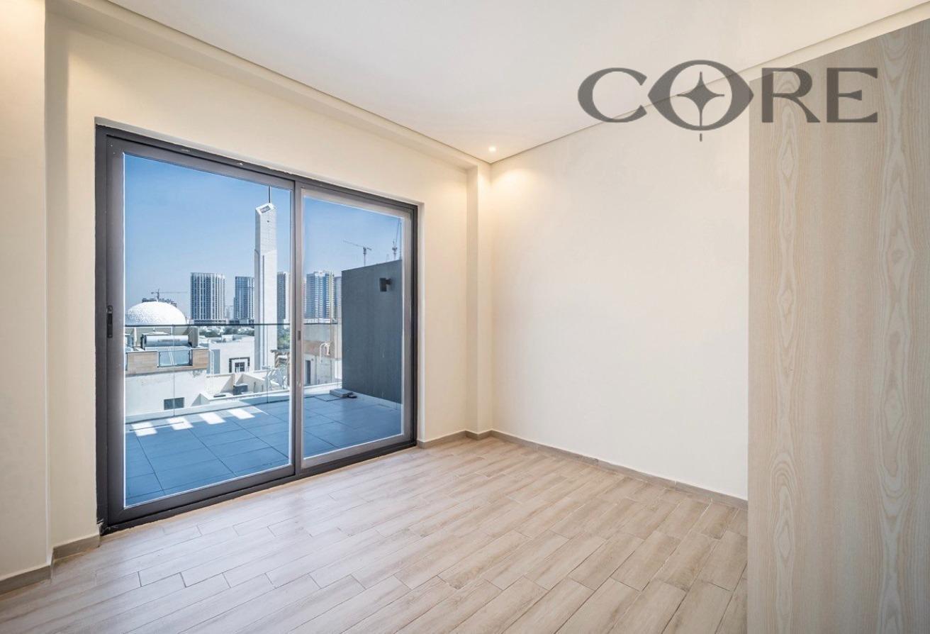 Vacant | Huge Terrace | Big Living Room photo 7
