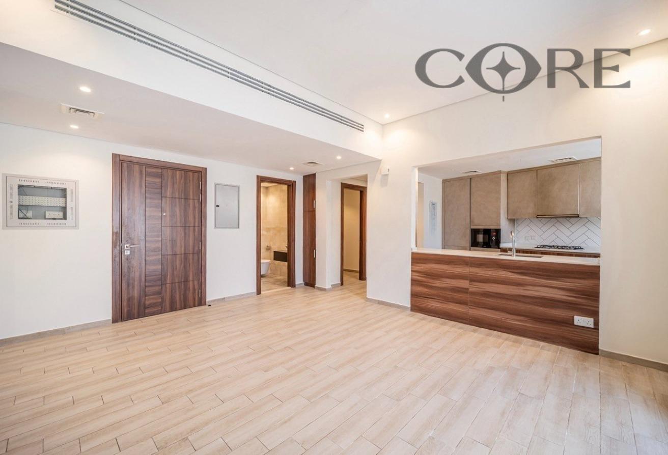 Vacant | Huge Terrace | Big Living Room photo 2