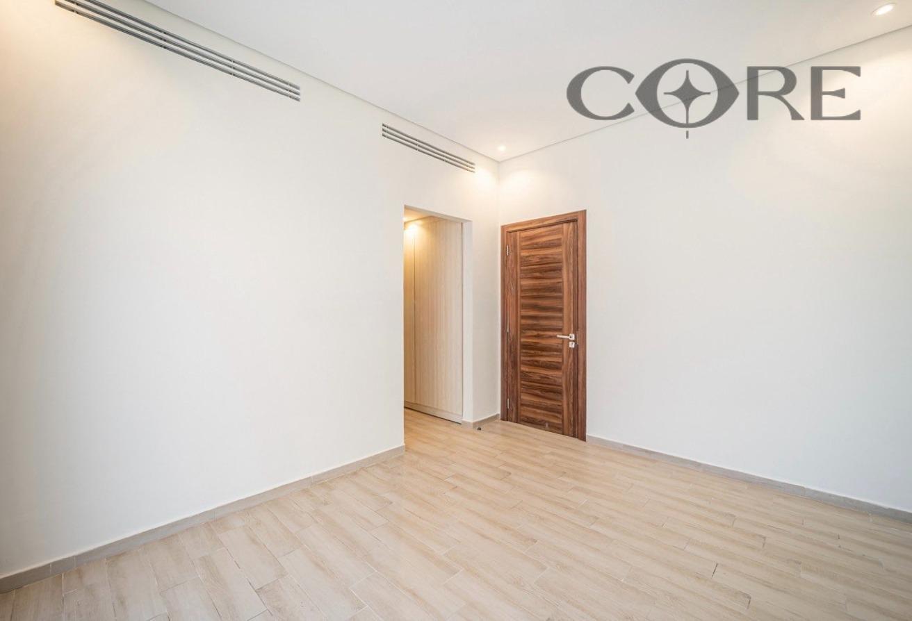 Vacant | Huge Terrace | Big Living Room photo 10