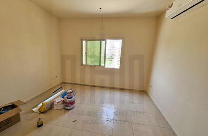Apartment - Studio - 1 Bathroom for rent in Fire Station Road - Muwaileh - Sharjah Apartment - Studio - 1 Bathroom for rent in Fire Station Road - Muwaileh - Sharjah