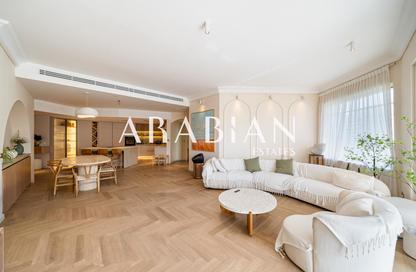Apartment - 3 Bedrooms - 4 Bathrooms for sale in Jash Hamad - Shoreline Apartments - Palm Jumeirah - Dubai