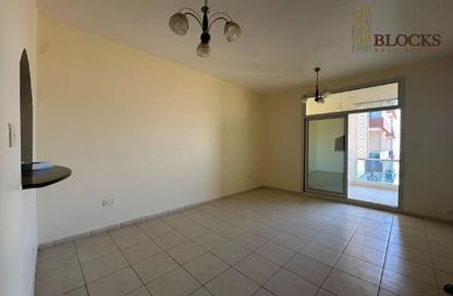 Apartment - 1 Bedroom - 2 Bathrooms for rent in University View Block C - University View - Dubai Silicon Oasis - Dubai