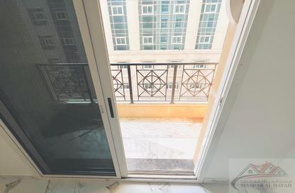 Apartment - 2 - 2 for rent in Muwailih Building - Muwaileh - Sharjah