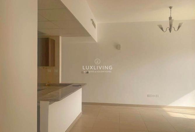 53170243 - Property Image 2