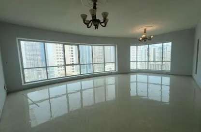 Apartment - 2 Bedrooms - 3 Bathrooms for rent in Al Majaz 3 - Al Majaz - Sharjah