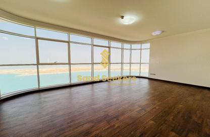 Apartment - 5 Bedrooms - 6 Bathrooms for rent in Wave tower - Corniche Road - Abu Dhabi