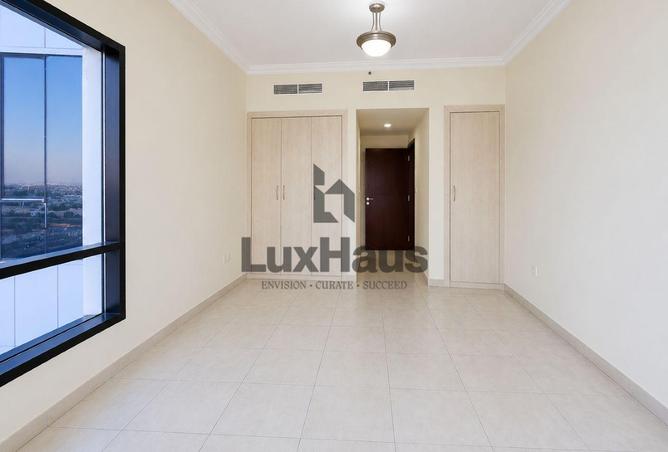 100421885 - Property Image 3