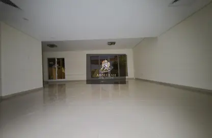 تاون هاوس - 4 غرف نوم - 5 حمامات للايجار في الزاهية - تجارية مويلح - الشارقة