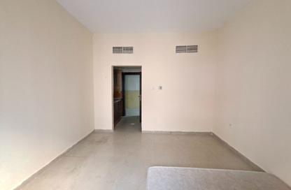 Apartment - Studio - 1 for rent in Fire Station Road - Muwaileh - Sharjah