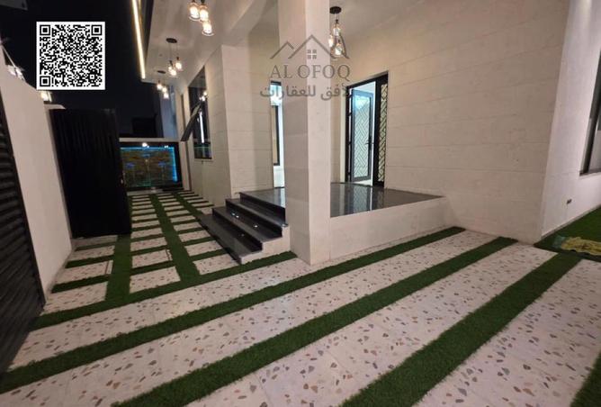 81128043 - Property Image 2