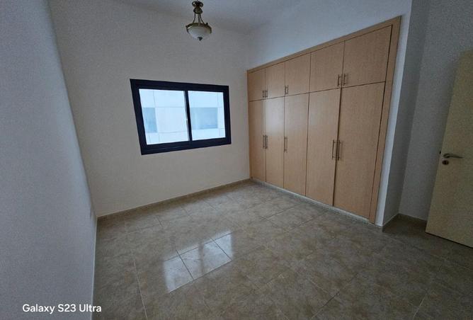 Free AC parking 2BR hall wardrobes space room