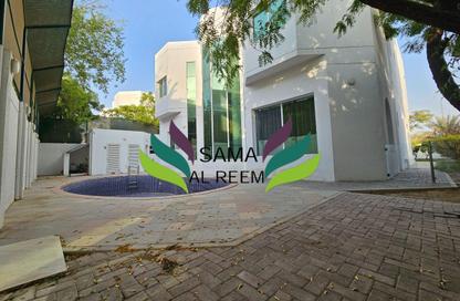 Villa - 5 - 5 for rent in Umm Suqeim 1 Villas - Umm Suqeim 1 - Umm Suqeim - Dubai