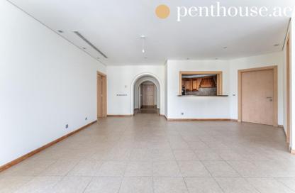 Apartment - 3 Bedrooms - 4 Bathrooms for rent in Al Hatimi - Shoreline Apartments - Palm Jumeirah - Dubai