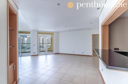 Apartment - 3 Bedrooms - 4 Bathrooms for rent in Al Hatimi - Shoreline Apartments - Palm Jumeirah - Dubai