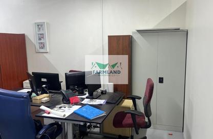 Warehouse - Studio - 1 Bathroom for rent in Umm Ramool - Dubai