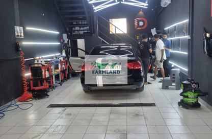 Warehouse - Studio - 1 Bathroom for rent in Umm Ramool - Dubai