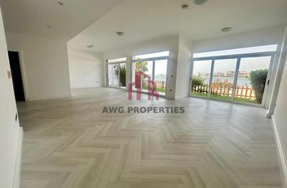 Villa - 5 Bedrooms - 6 Bathrooms for rent in Palma Residences - Palm Jumeirah - Dubai