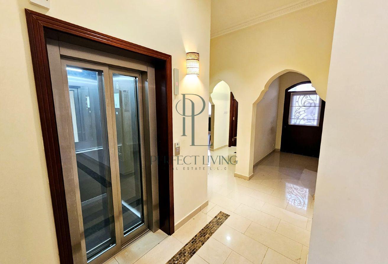 Spacious Villa| Large Garden|Premium Family Living photo 6