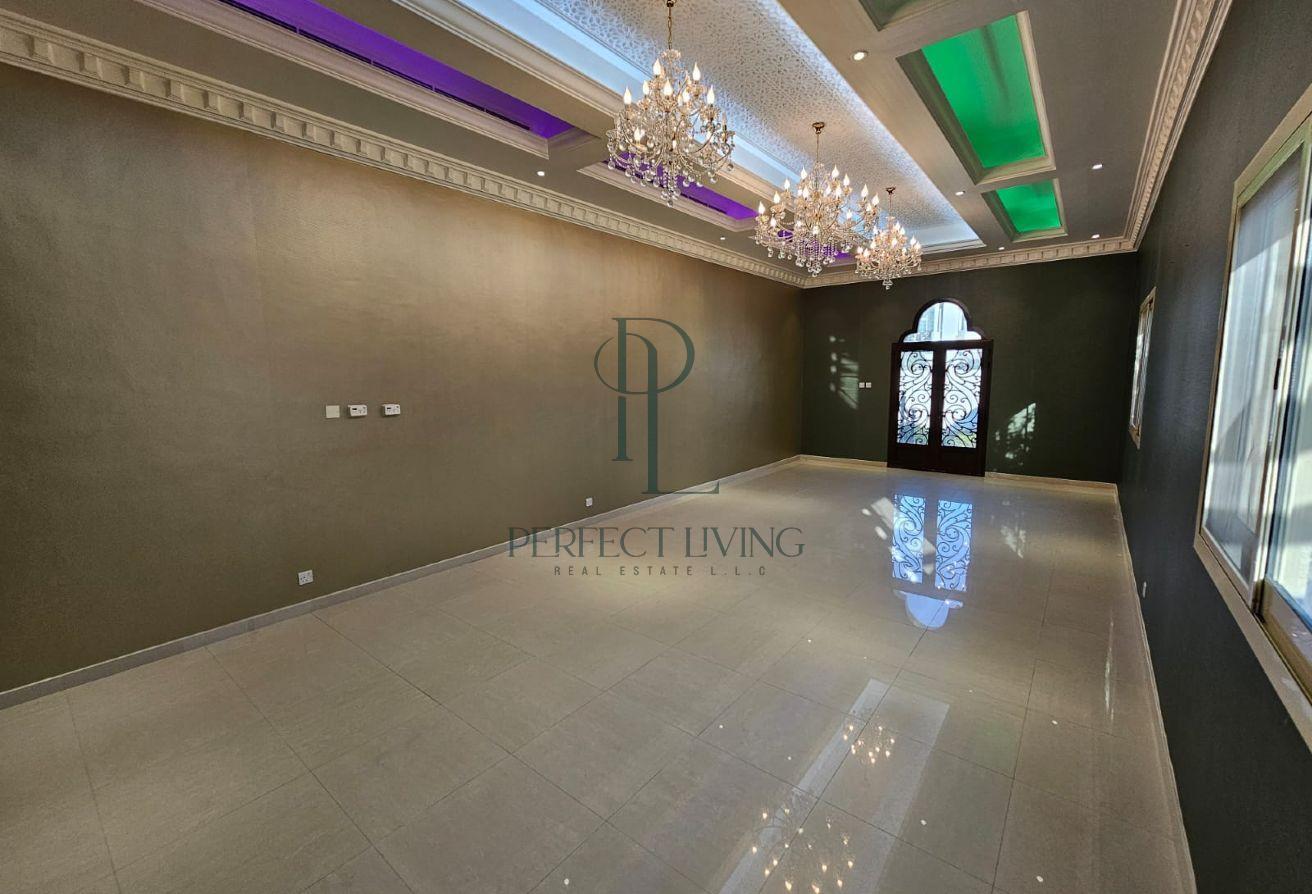 Spacious Villa| Large Garden|Premium Family Living photo 10