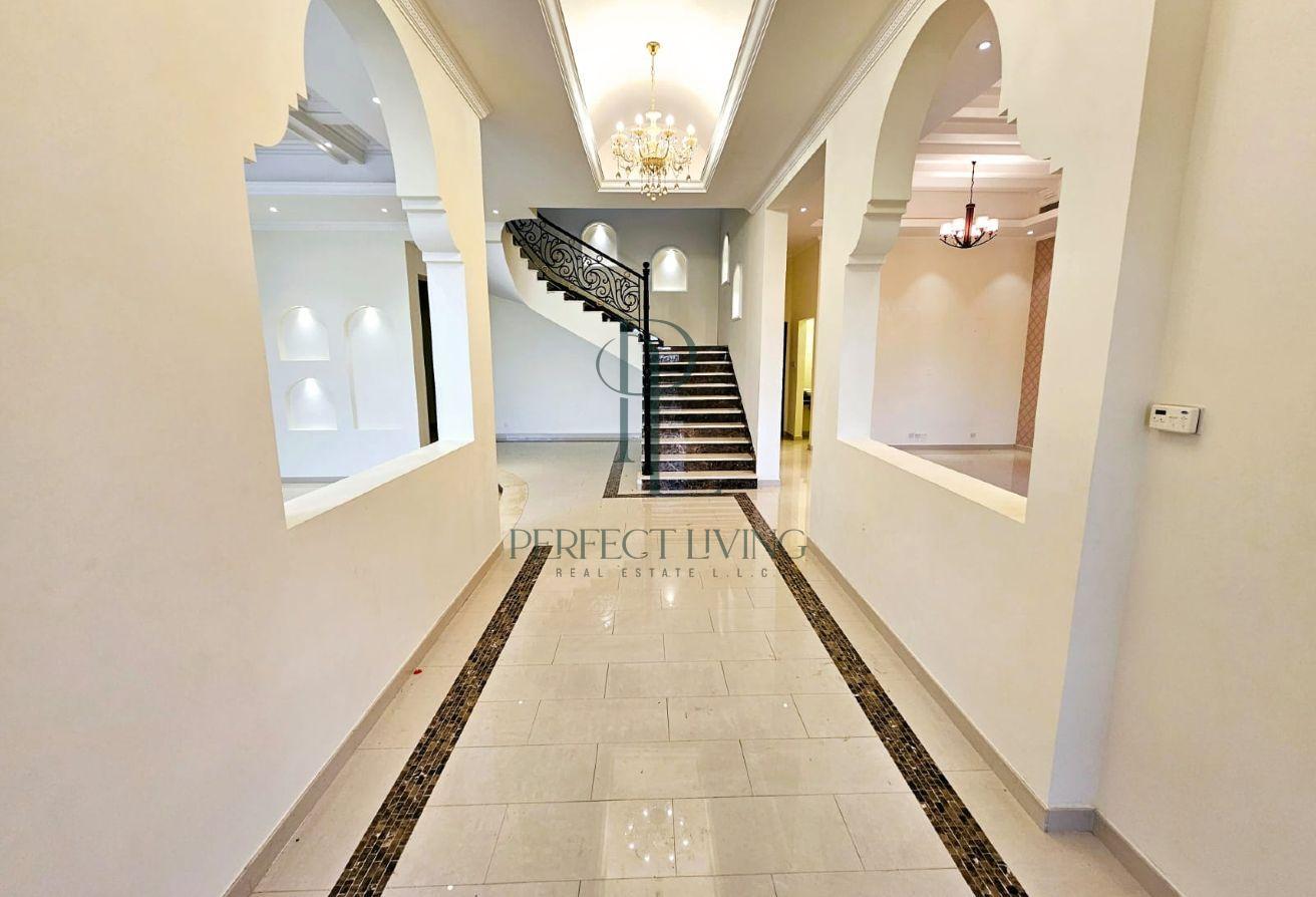 Spacious Villa| Large Garden|Premium Family Living photo 3