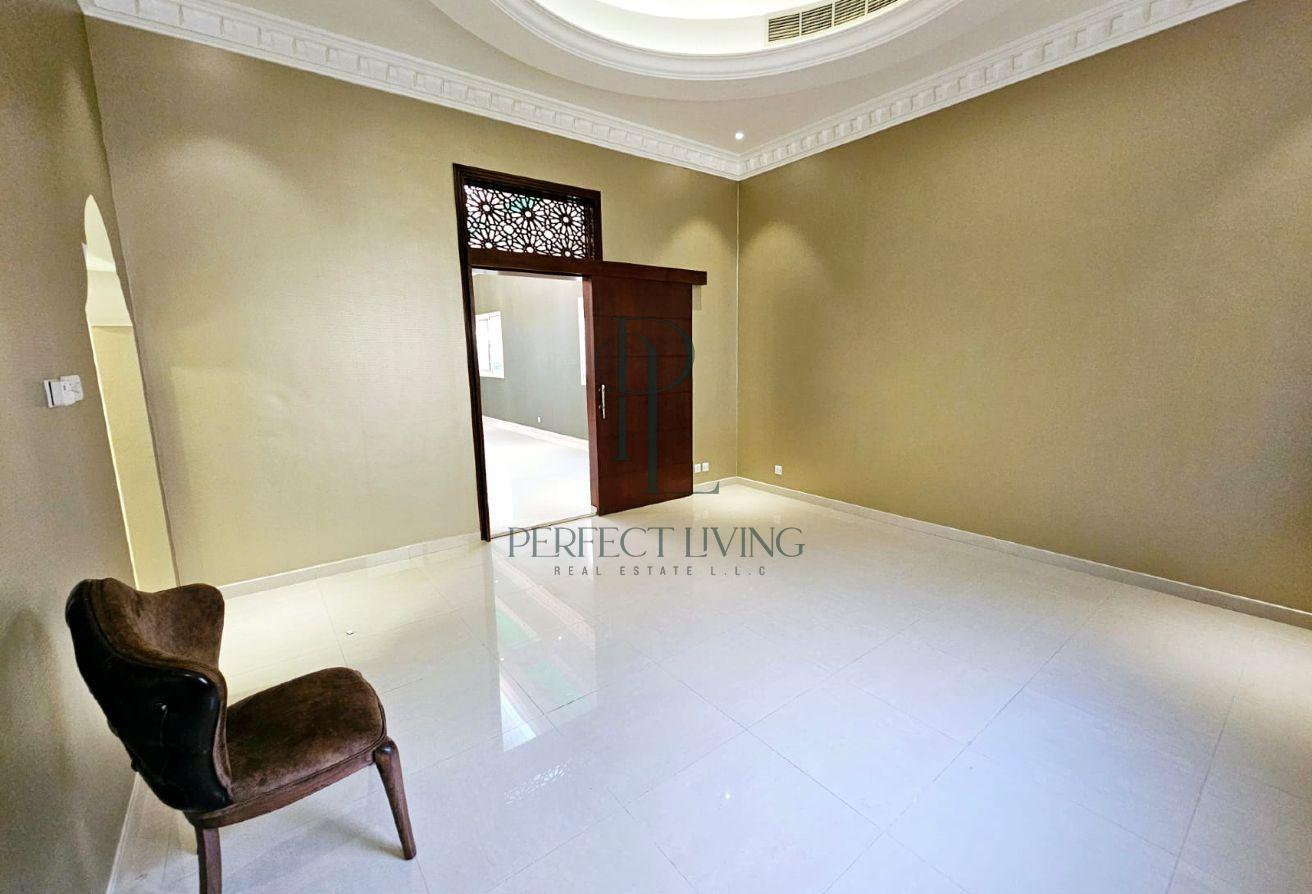 Spacious Villa| Large Garden|Premium Family Living photo 11