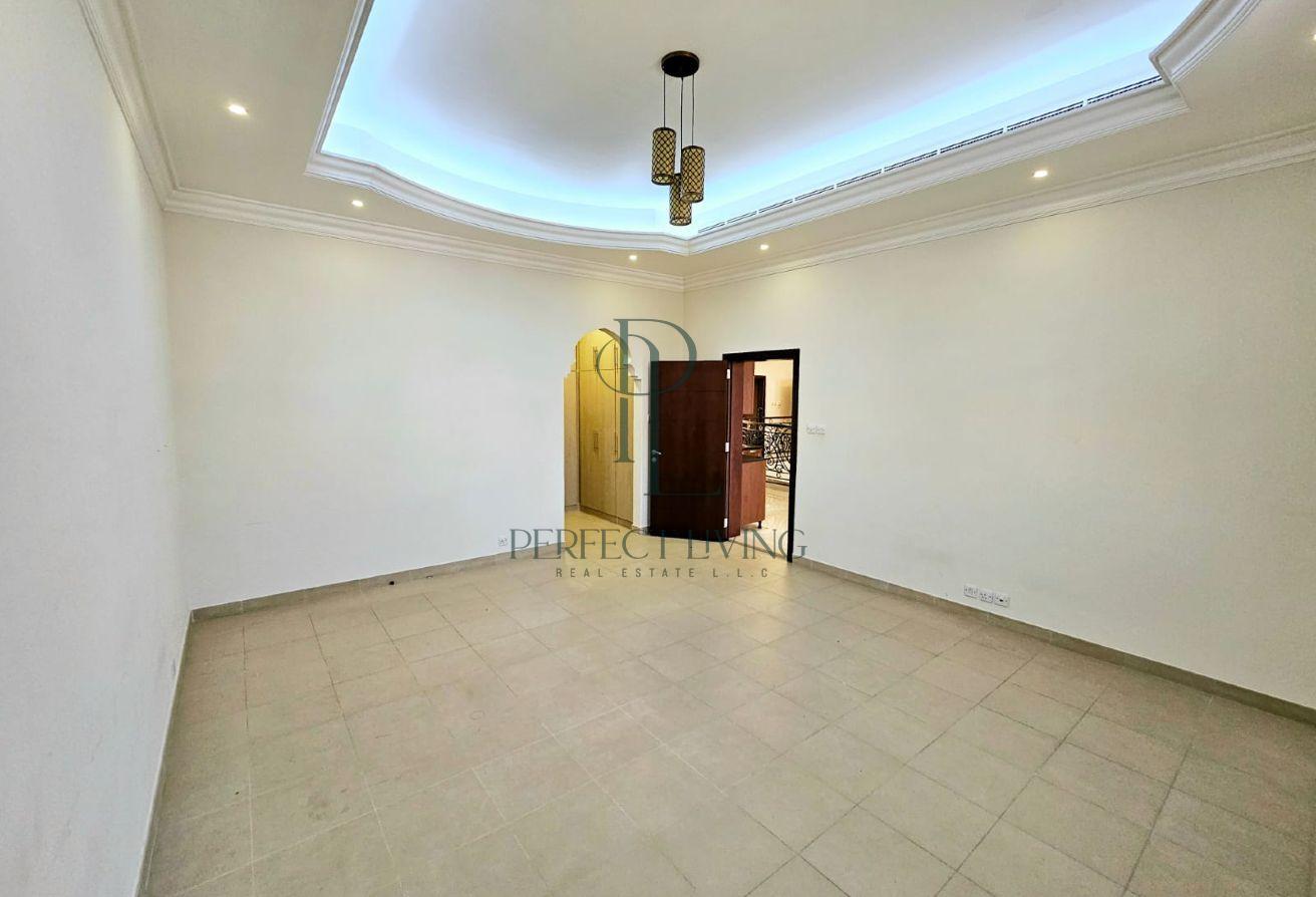 Spacious Villa| Large Garden|Premium Family Living photo 14