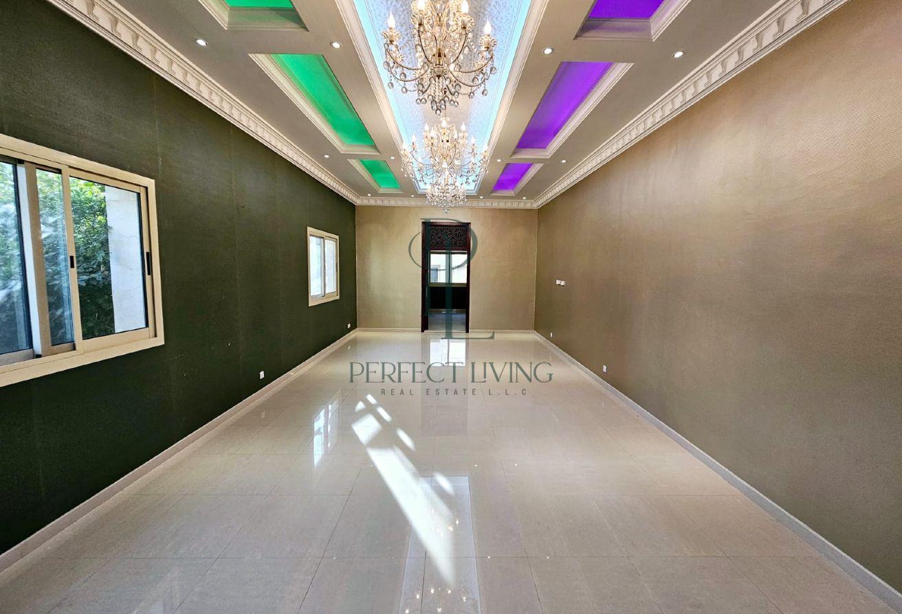 Spacious Villa| Large Garden|Premium Family Living photo 8